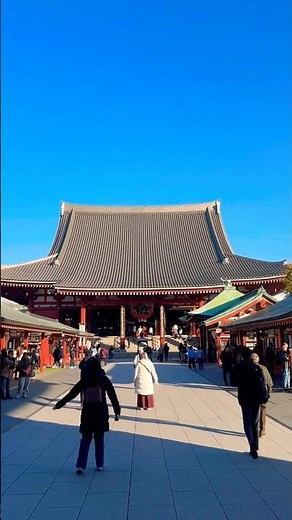 Tokyo's Oldest Temple! Exploring Senso-ji & Kaminarimon 🏮✨ 東京最古の寺院、浅草寺と雷門へ