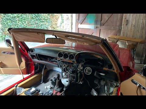 Mercedes 107 SL dashboard installation