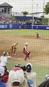 57K views · 1.7K reactions | Hansen gets on, Brito scores on the throwing error. 2-1 Texas top 4th. | Oklahoma Sooner Softball Fanpage | Facebook