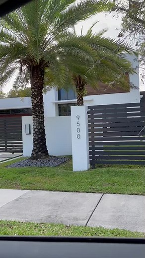 Miami single family Home . Info 7865254491 #miami #realtor #buyer #realestate #florida