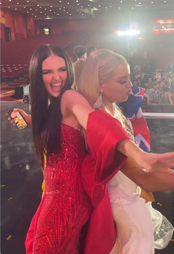 Queen ពីរនាក់នេះហេីយ​ Chill chill ទោះ​ខ្លួនឯង​អត់បាន​ចូល​ Top ក៏នៅតែ​សប្បាយ​រីករាយ​ជាមួយ​កម្មវិធី​ដូចដេីម​ ✨🥳 They are from Iceland 🇮🇸 and new zealand 🇳🇿 #missplanetinternational2025 #missplanetireland2025 #missplanetnepal2025