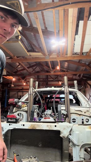 Chop chop mfr. yes I know the carbs on backwards 😂#e85🌽 #sbc #derby #derbylife #chevy #blackhillsbeatdown