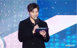 20200824 KazzAwards2020 洪天逸念林乐杰全名Khun Rathavit Kijworalak魔性循环 傲娇表情高清版