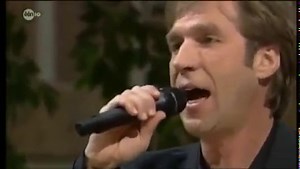 1997, Frank Boeijen en Yasmine - Suzanne Franciscus Johannes Maria (Frank) Boeijen (Nijmegen, 27 november 1957) is een Nederlands zanger, dichter, componist en muzikant. In de jaren tachtig was hij populair met de Frank Boeijen Groep, | Oldie video's on line