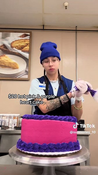 #fyp #cakedecorator i wouldn’t have chose these colors lol | cakes