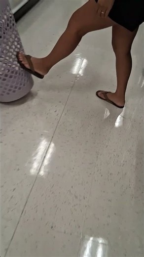 lesbian feet shopping for other lesbian feet at home