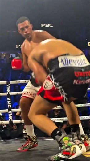 David Benavidez "The Mexican Monster" stops Zurdo #boxing #boxeo #benavidezurdo #lasvegas #ko