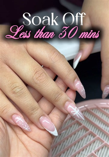 How to soak off nails in less than 30 mins 💅🏼 #nailtech #nailtok #beginnernailtech #nailtutorial #gelxnails