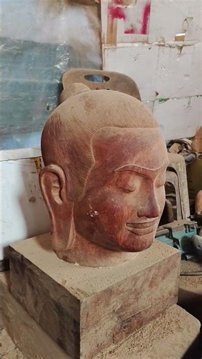 The Art of Creativity: Carving the Face of a Hermit from a Log. #statue #sculpture #skulpture