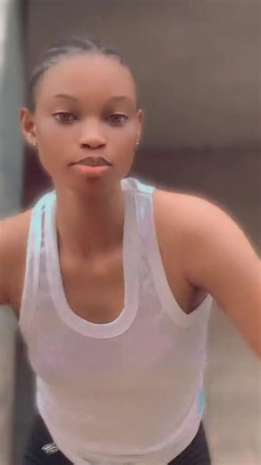 Exploring Ade's Real Face and Moments on Tour