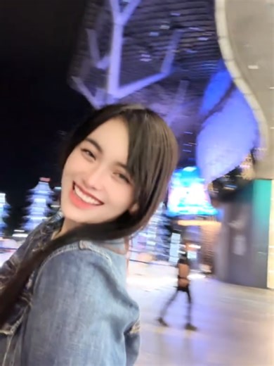 Exploring Singapore's Iconic Airport Experience