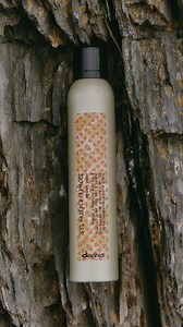 Tidal Waves | How to style: 1️⃣ Spray This is a Primer and lightly blow dry. 2️⃣ Apply This is a Volume Boosting Mousse for body and hold. 3️⃣ Finish with This is a Dry Wax Finishing Spray for added definition and texture. Save this for later 💌 | Davines