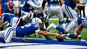 VIDEO: Botched snap leads to Texans defensive TD