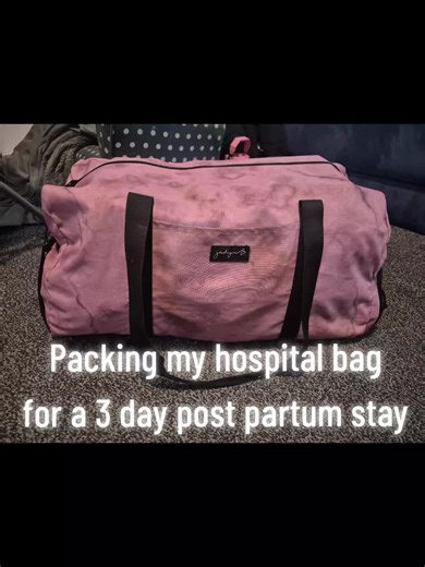 Packing my hospital bag #packinghospitalbagmommyedition #mumbag #pregnantlife