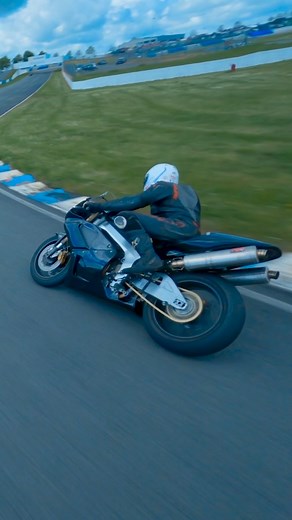 Honda VTR1000 SP2 at Circuit Croix #superbike #tracklife #honda #epic #FullSend | MotoMadness