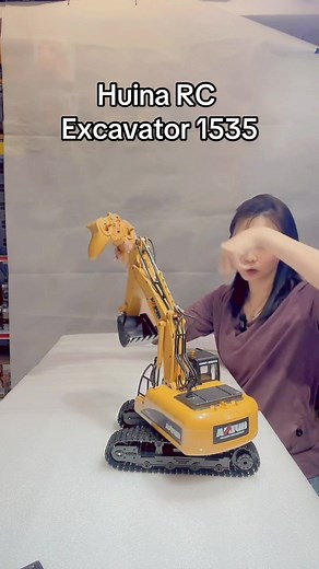 Unleash the Power of the Huina RC Excavator 1535! Perfect for Construction Enthusiasts