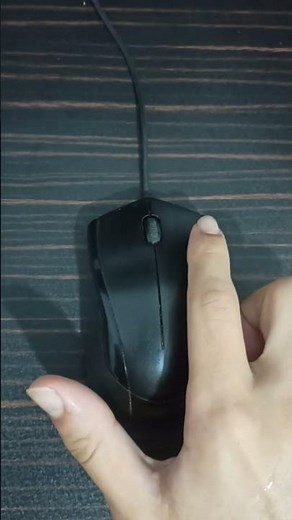 How to hold a computer mouse the right way😎 #shortvideo #lifehacks #fun