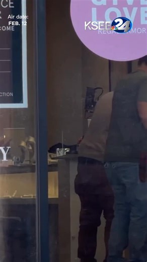 The four suspects wanted in a smash-and-grab robbery at a Clovis jewelry store are still on the run the day after the incident. Surveillance video released by Clovis Police shows the suspects running into Kay’s Jeweler’s on Wednesday evening, all of them wearing masks. They used sledgehammers to break the glass on the display units while the others grabbed as much jewelry as they could. Officials say there were still customers inside of the store at the time of the incident. | KSEE24 News