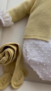 Conjunto banana. Tres piezas. Opcional body camisa de plumeti en blanco o beige. 🌰 OTOÑO/INVIERNO 🍁 🍂 #Maternidad#maternal#bebeabordo#mamaprimeriza#bebesconestilo#bebesalamoda#lacasitadeblanca #web.primerdia#modainfantil#modaniños#reciennacido#primerapuesta#bebé#modainfantil#modainfantilespañola #modainfantilmadeinspain#blogdemodainfantil #blogmodainfantil #ropainfantilmadeinspain#ropainfantilespañola #firmasmodainfantil #firmasespañolas# #modainfantilartesanal#modabebé#niño#niña | primerdia.