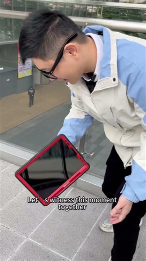 This Tablet Case Can Take a Beating 💪