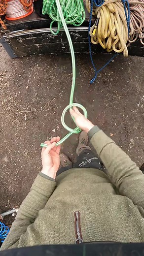 Snap bowline #knots #bowline #quick #knotsfromdifferentspots #knotskills #knotwork #rope #ropeaccess #roperescue #ropeart #climbing #climbinglife #climbingtips #tips #outdoors #outdoorskills #camping #fishingknots #treework #rigginglife #rigginglife #riggingcrew #skills #skillshare