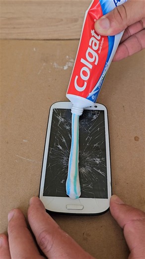 طريقة اصلاح شاشه الهاتف المكسوره#simple_inventions #اختراعات #tiktok2024 #experiment