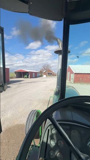 John Deere 4440 Straightpipe Coldstart #4440 #johndeere #coldstart #farm #fuelinjected #Straightpipe