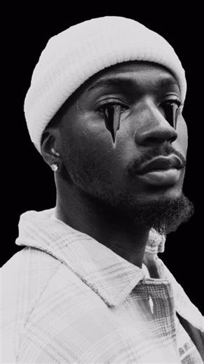 Simply Jarronic Era 2021-2022: the Beginning it was after a break up where I had lost myself and I needed to find an outlet and then outlet became Modeling. I said from the very beginning anytime I start something in my creative journey. There’s always gonna be an era. It’s a theme and I knew with Simply Jarronic. It was about introducing myself to the world. I was genuinely having the most fun during this era. I was exploring so many facets of myself at the time. I didn’t take things so serious