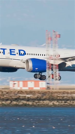 71K views · 1.2K reactions | United Airlines Boeing 787 Dreamliner delivers a smooth and graceful landing at San Francisco International Airport, captured in perfect evening light #unitedairlines #boeing787 #dreamliner #planespotting #flysfo #sfoairport #aviationlovers #smoothlanding #avgeeklife #fblifestyle #sfflights #sanfranciscoairport #aircraftspotting | SF.Flights | Facebook