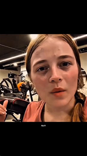 nxtt_edits on Instagram: "WARNING: DON’T OPEN MY ACCOUNT ........If you don’t like my content 😌 | | | Follow for more @nxtt_edits | | | 日本利用压电瓷砖将脚步转化为电能。这些瓷砖捕捉来自你脚步的动能。当你行走时，你的重量和动作会对瓷砖产生压力。瓷砖会轻微弯曲，从而产生机械应力。瓷砖内部的压电材料将这种应力转化为电能。每一步都会产生少量电荷，而数百万步结合在一起就能产生足够的电力来驱动LED 灯、数字显示屏和传感器。在像涩谷车站这样繁忙的地方，每天大约有240万个脚步为这一系统作出贡献。#qoqsik #viralreels2026 #qoqsikmoments #instadaily"