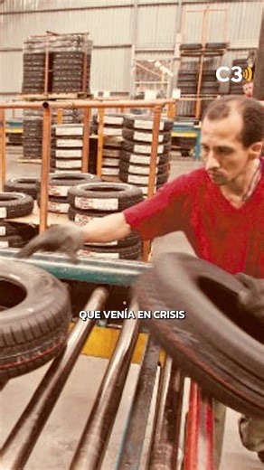 TRISTE FINAL 🔴 La histórica empresa argentina Fate anunció el cierre definitivo de su planta en Virreyes, en el partido bonaerense de San Fernando, y el despido de sus 920 empleados. La compañía, controlada por la familia Madanes Quintanilla, comunicó que avanzará con la liquidación del negocio y el pago de indemnizaciones conforme a la ley. El cese de actividades se da en un contexto de fuerte aumento de importaciones de neumáticos y pérdida de competitividad del sector, lo que impactó en la p