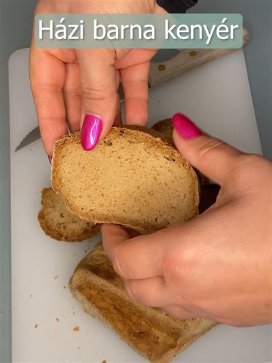 FIGYELEM! A videó megtekintése után azonnal pékké akarsz majd válni! 👨‍🍳✨ Leleplezzük a titkot: így készül a tökéletes, gluténmentes házi barna kenyér, ami annyira finom, hogy el sem hiszed! Nincs trükk, nincs bonyolult technika, csak tiszta örömsütés. Csak fogd a Christie's házi barna kenyér lisztkeverékünket, kövesd a videó lépéseit, és készülj fel a dicséretekre! 😉 Garantáljuk, hogy az egész család imádni fogja. Készen állsz, hogy te legyél a család pékmestere? Kattints a weboldalunkra a r