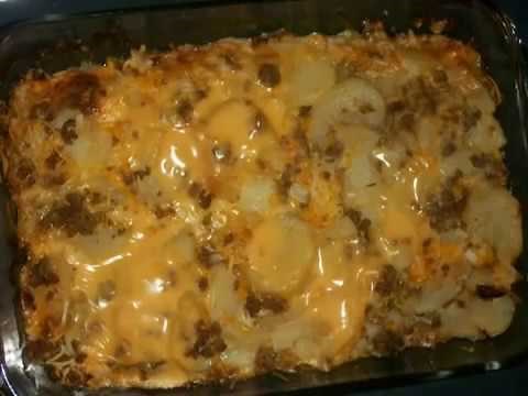 How to make a cheesy potato casserole with ground beef