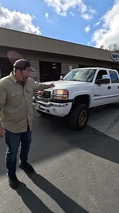 Seeing a 2006 Duramax with our 2000 - 2010 HD Solid Axle Kit pulling a JT is a pretty rad sight. #wfoconcepts #wfoconceptsmfg #duramax #solidaxle #solidaxleswap #solidaxlechevy #solidaxlesunday #solidaxleswapped #diesel #dieselengine #dieseltrucks #dieseltruck #offroad #offroad4x4 #offroading #offroadlife #jeep #jeepwrangler #jeepgladiator | WFO Concepts