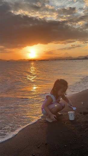 #sunset #beachvibes #sunsetbeach