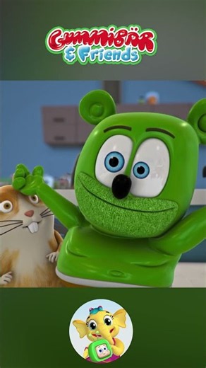 Gummy Bear Got a Giant Pet!🧸 #gummybear #trendingshorts #childrenmusic #kidssongs