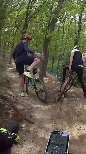#shorts #mtbtrail #weehoo #weehooigo #mtbtrailer #kidstrailer #cyclingkids #mtbkids #gravelwithkids