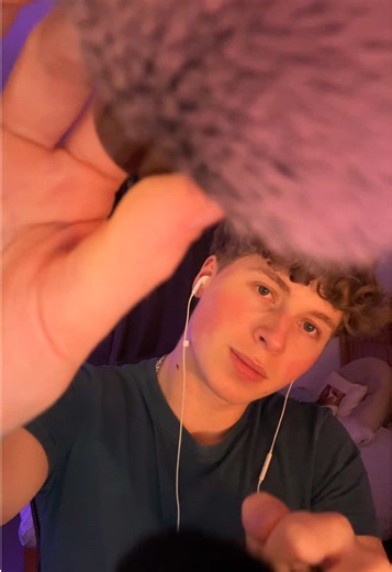 I hope you find this personal attention face brushing asmr relaxing🙌there is no whispering for those of you who enjoy just triggers.😴😁happy Sunday! #asmr #personalattention #asmrroleplay #relaxing #tingles