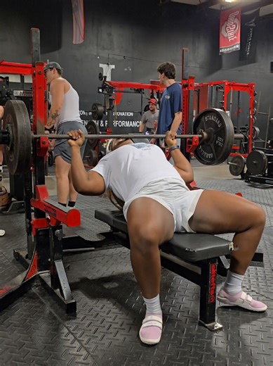 Bench Press Tips for Powerlifters: Stronger Sets Ahead