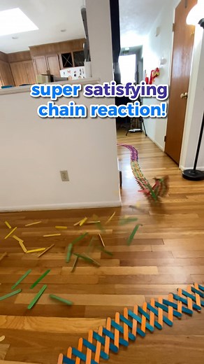 this popsicle stick bomb is a super satisfying chain reaction made using the "cobra weave" technique 😎 #H5dominocreations #H5dominocommunity #dominoartist #dominoes #chainreaction #kineticart #satisfying #oddlysatisfying | Hevesh5