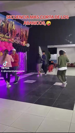 2.4M views · 40K reactions | #sonideroscdmx #bailando #dance #parati #academia #AsiDeFacil #mexicocity #porsiempre #pyfツ | Benjamin Plascencia Castañeda | Facebook