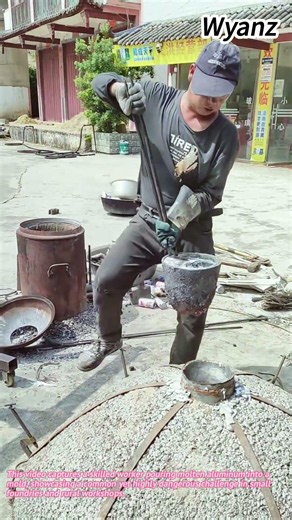 Factory Worker Life Pouring Molten Aluminum Guide 🌾↓