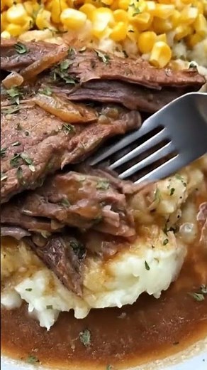🥩 Round Steak & Gravy — The Classic That Started It All!