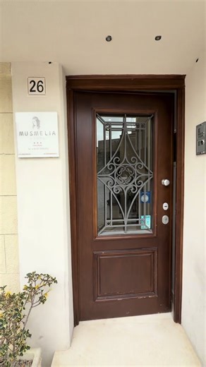 My Favourite Place to Stay in Mussomeli, Sicily | Musmelia Luxury Rooms 💅 Whenever I’m in Mussomeli, this is my go-to place to stay. Elegant, comfortable, great price and perfectly located in the heart of Mussomeli. Ideal if you’re visiting Mussomeli for property viewings, renovations, tours, or simply to experience authentic Sicilian life. I personally recommend it to anyone coming to the area. 📍 Piazza Umberto (Mussomeli, Sicily) 📧 Info@bbmusmelia.it 📲 WhatsApp: 39 351 892 5355 🤝 For the 