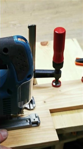 Cutting straight lines with a jigsaw