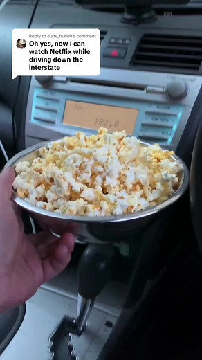 It works on all cars, swipe up! 🎁🚗 #applecarplay #androidauto #car #tech