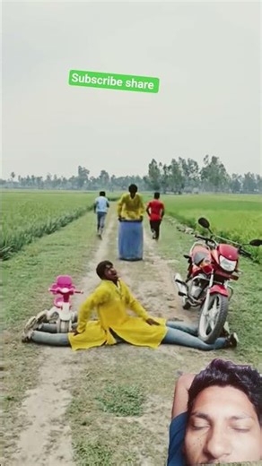 he put motorbike motercycle behind two bike 🚲