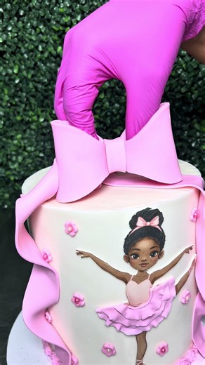 Plain to “Tutu” cute! 💕 #shorts #howto #cake