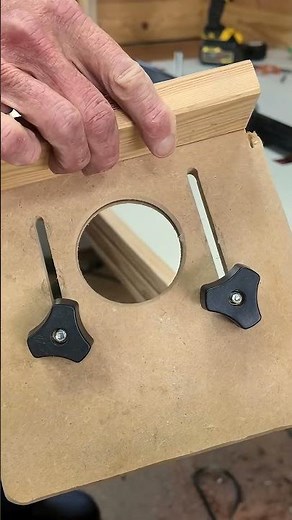 Huge Fold Down Router Table for the Small Workshop #woodworking