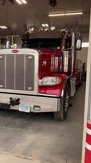 #NissanShowUp #aejeanshavefun #ThatCloseMessenger #IDeserveTuitionContest #towtruck #peterbilt #flatbed #towing #rotator # truckshop #towtime #pete
